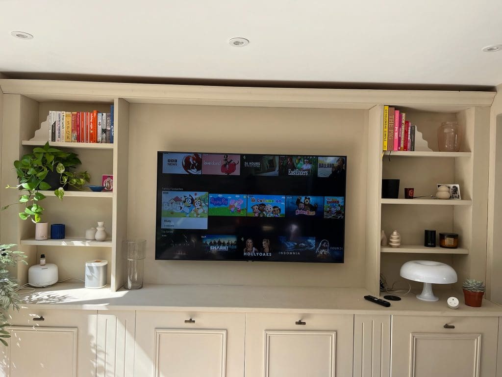TV Wall Mounting Dot and Dab Wall